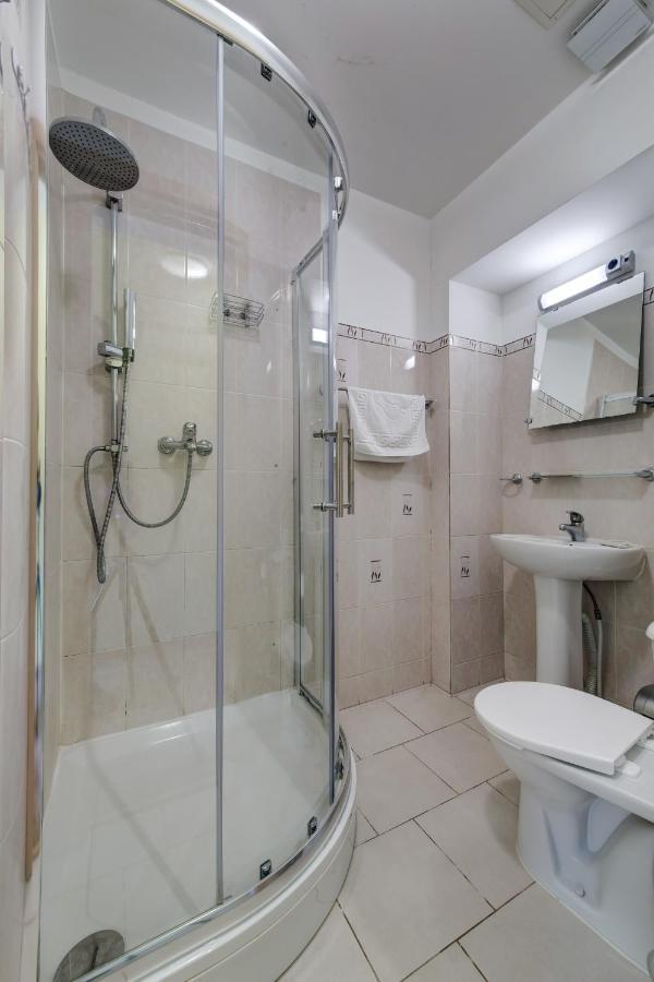 In Astra Bed & Breakfast Vilnius Ngoại thất bức ảnh